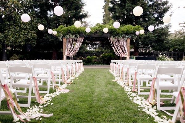 Garden weddings, wedding hacks, secret garden, wedding themes, popular pin, wedding hacks, wedding decor ideas, decor, wedding decor, wedding DIY projects.