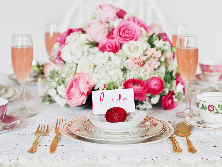 How to Throw The Best Bridal Shower| Best Bridal Shower, Throwing A Bridal Shower, How to Throw a Bridal Shower, Bridal Shower Prep Tips, Planning a Bridal Shower, How to Plan a Bridal Shower