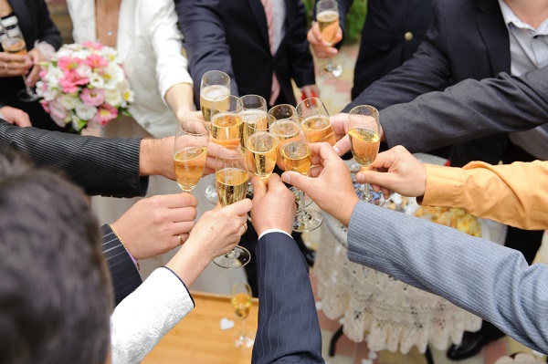 Give The Best Wedding Toast Toast Tips For Guests Oh My Veil all 