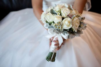 Find a Florist You’ll Love (And Who Won’t Break the Bank) | Wedding Flowers, Save Money On Flowers, Wedding Floral Tips, Wedding Budget, Wedding Budgeting