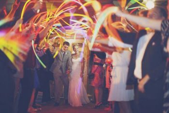 10 Send Off Ideas for Holiday Weddings | Holiday Wedding, Holiday Wedding Ideas, Send off Ideas, Send off Wedding Ideas, Holiday Wedding Ideas, Wedding 101, Wedding Hacks