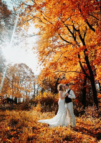 10 Gorgeous Fall Wedding Ideas | Fall Wedding, Fall Wedding Ideas, Fall Wedding Centerpieces, Fall Wedding Colors, Fall Wedding Flowers, DIY Wedding, Wedding Ideas, Easy Wedding Ideas 