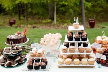 Backyard Weddings | Backyard Wedding Ideas | Save Money with a Backyard Wedding | Backyard Wedding Tips and Tricks | Backyard Wedding Ideas to Save Money