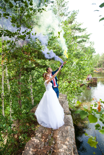 Smoke bomb wedding Photography. Do`s and don'ts. - Artisan X Wedding  Photography