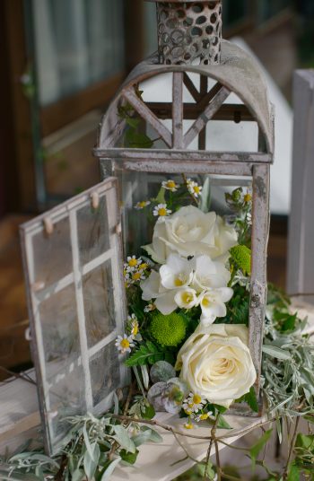 If you're having a barn wedding, you'll want to know these country barn reception decor ideas. Like having a lantern for a centerpiece, what's cuter than that?! 