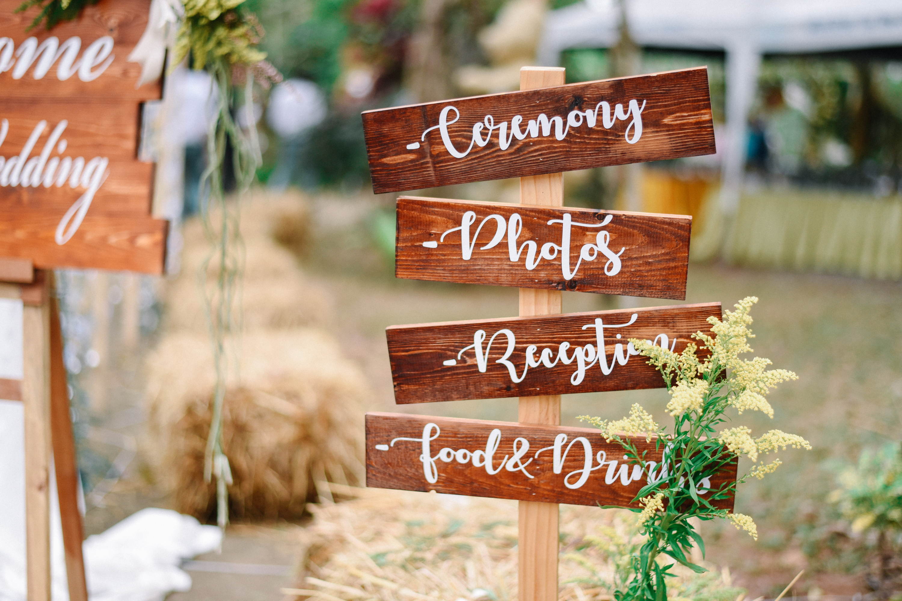 Pallet wood is a must if you're having a rustic, country wedding. Check out all of our country barn reception decor ideas here! You'll love them! 