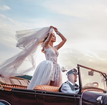 If you're an older bride looking for your perfect wedding dress, don't stress. I have the best ideas for older bride dresses. Pant suits or tuxedo dresses and always a great option! 