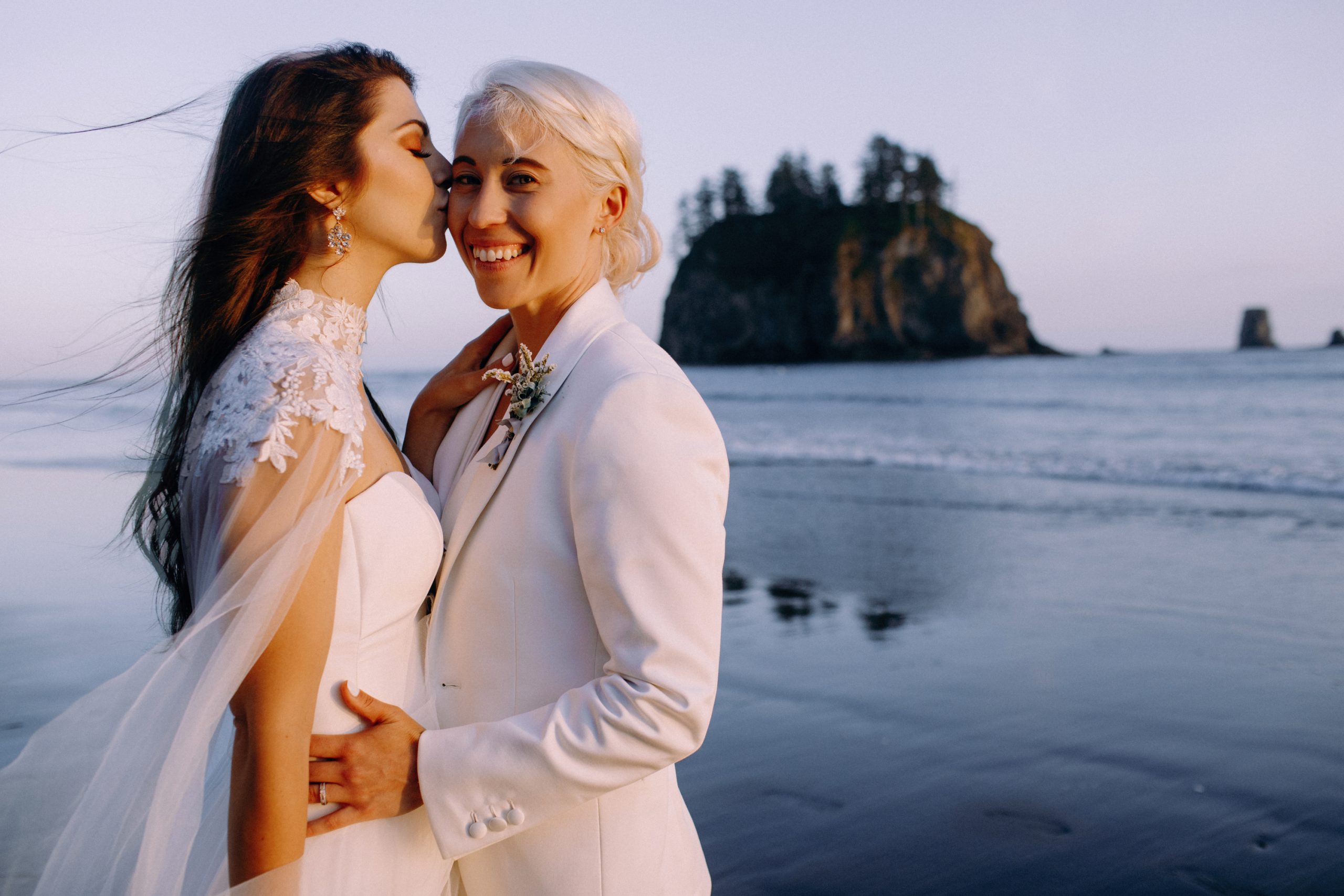 If you are a lesbian getting married, it can be tricky to pick an outfit to wear on your big day. But, these lesbian wedding outfits are perfect for your big day! A beautiful wedding suit is always a great option! 