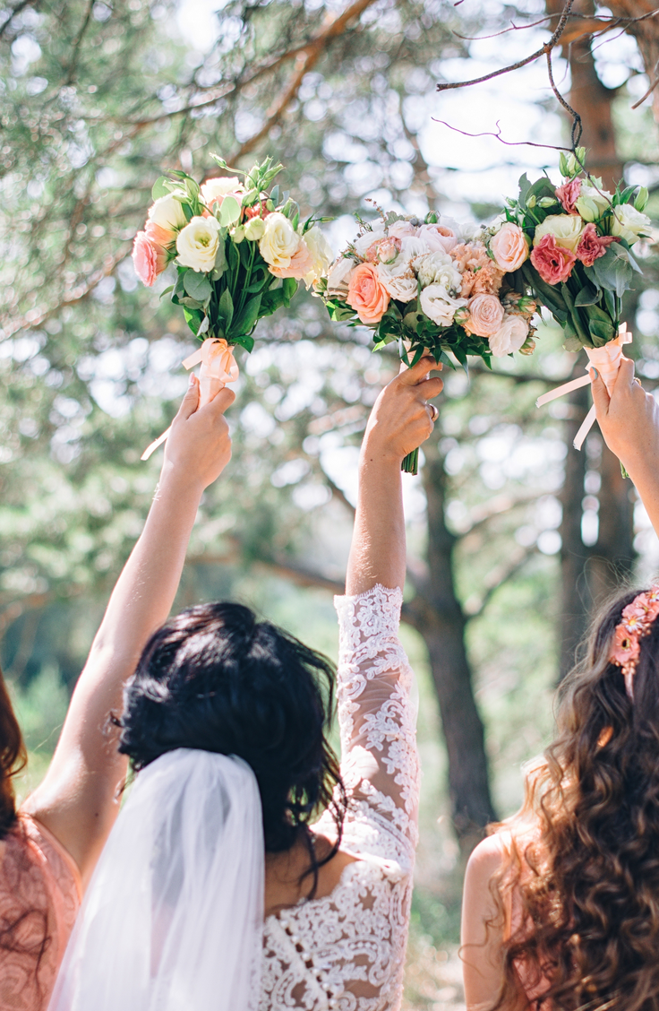 If you ask me, being a bridesmaid can be more fun than being an actual bride! It's so much fun to spend the happiest day of your life with your best friends. However, it can be hard to think of bridesmaid ideas that will please everyone, so that's why I rounded up my very favorites here.  Check them out! 