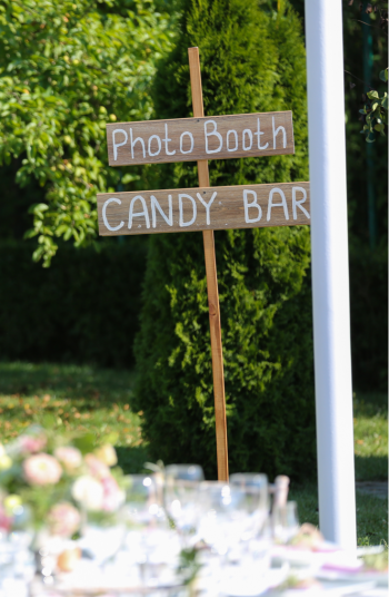 Photo booths are my favorite accessory at a wedding because you are sure to get at least one amazing photo of every one of your guests. But decorating a photo booth is just as important as having one, check out these incredibly Etsy wedding decorations that you can use to decorate yours! 